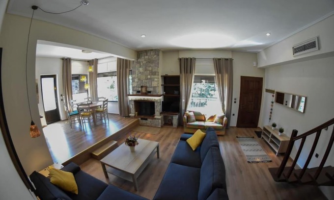 Kalivia House | Lake Plastira Lodge