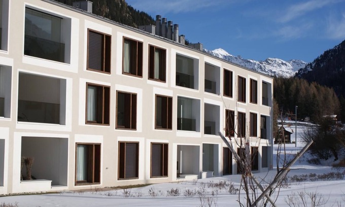 Davos-Dorf Apartment | Lake promenade directly on Lake Davos