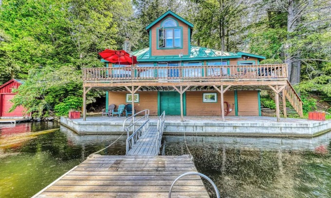 Ludlow House | Lake Rescue Hot Tub Dock Mins to Okemo Ski