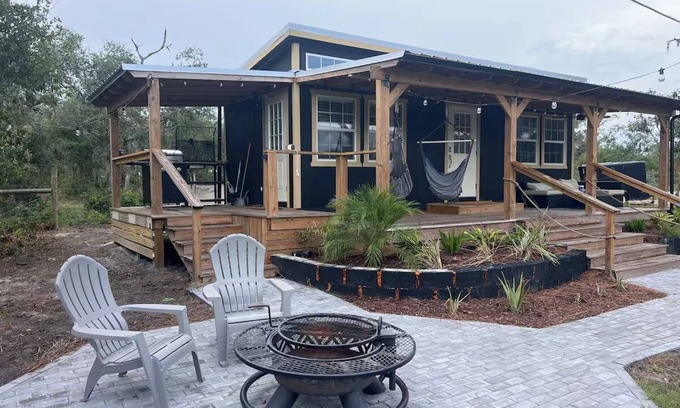 Iona House | Lake Side Tiny home in Punta Gorda, Florida