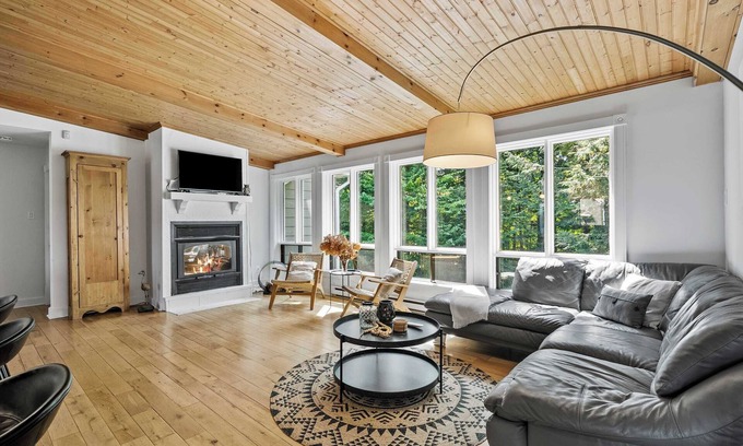 Potton Ski Chalet | Lake - Spa - Pool Table | Chalet Ookpik