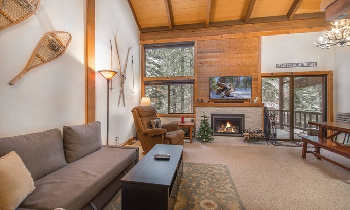 Truckee House | Lake Tahoe - Beautiful 2 bd/3ba at Northstar ski resort!