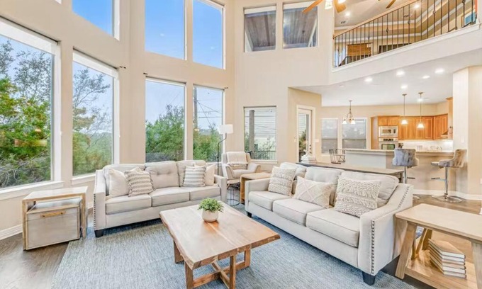 San Marcos House | Lake Travis Luxury Escape - Austin, TX