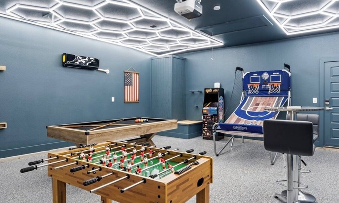 Waterford On Lake Travis House | Lake Travis Resort-Style Amenities + Game Room! Welcome to Point Venture, TX