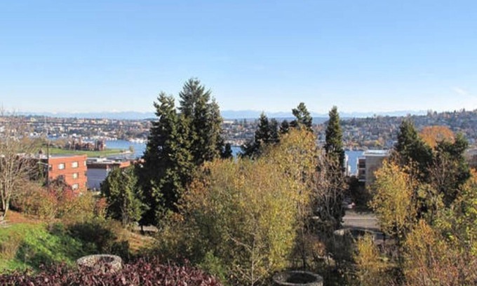 East Queen Anne House | Lake Union Views, 5 Min Drive To Seattle. Fully furnished 6 month rental.