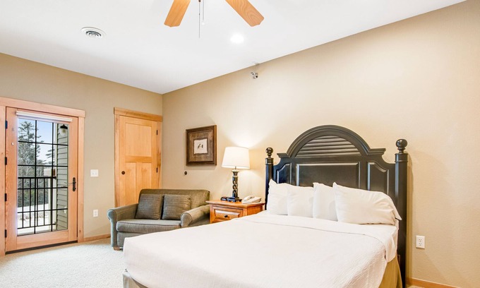 Three Lakes Condo | Lake-view, 3rd-floor studio with kitchenette, balcony, pool, hot tubs, & gym