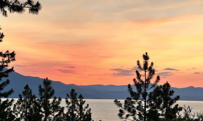 Al Tahoe House | Lake View 4 bdr family home w/hottub