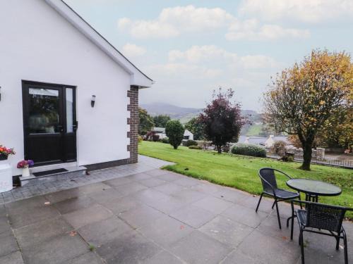 Newry House | Lake view House Apartment