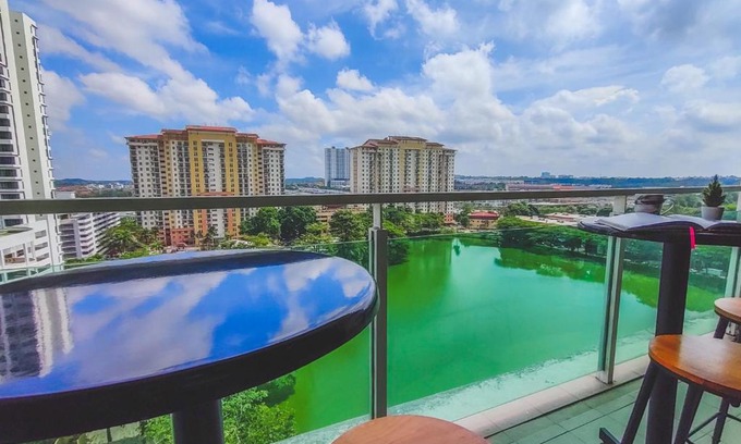 Taman Mount Austin Apartment | -Lake View- Mount Austin IKEA Toppen 10 mins - A110