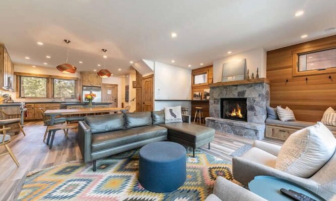 Tahoe Tavern House | Lake View|Pier|Bouys|Pickleball|Walk to town