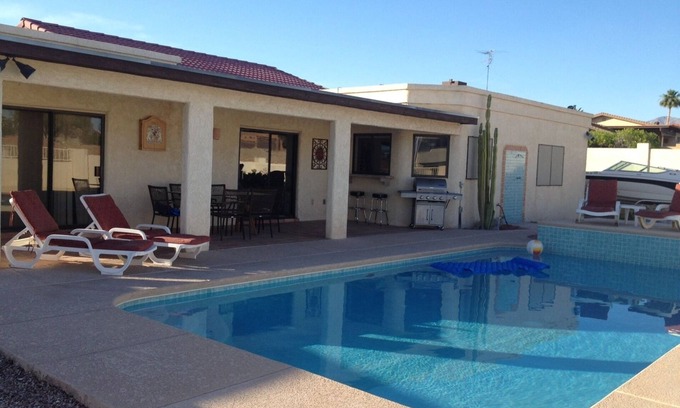 Lake Havasu City House | Lake View Pool - 2 ensuite Master bdrs - Split flrplan. Walk to Downtown, Parks