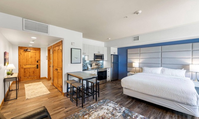 Tamarack Condo | Lake View | Remodeled Studio | Resort Amenities