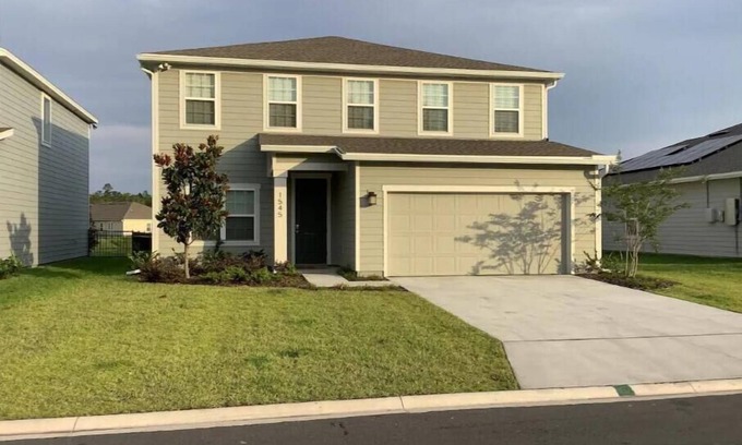 Westside House | Lake View, Spacious 4 Bedroom Home on Quiet Street