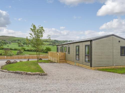 Fence House | Lake View - Uk36811