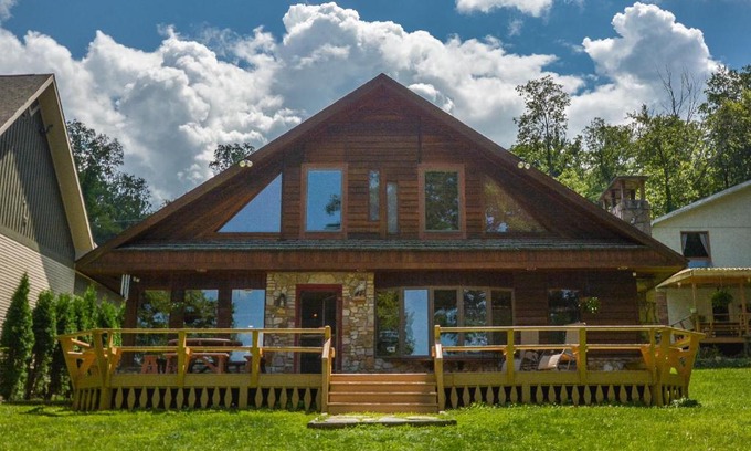 Thayerville House | Lake View