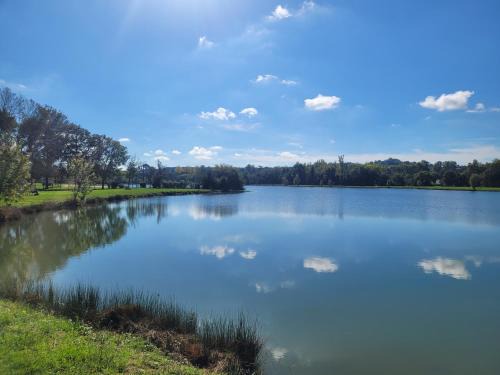 Castera-Verduzan Villa | Lake Villa Castéra-Verduzan