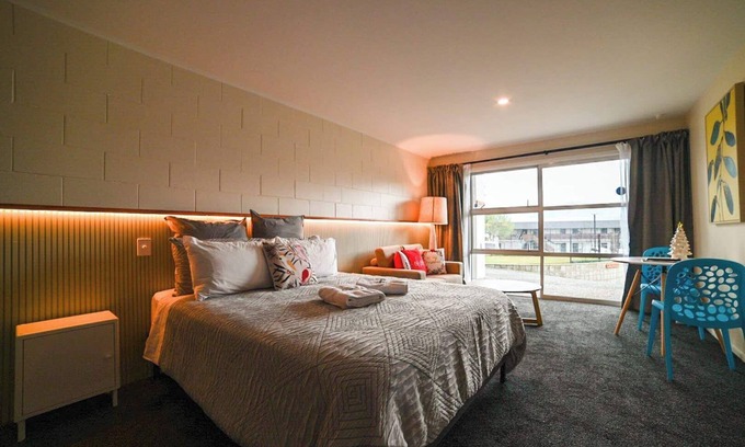 Lake Tekapo House | Lake Vista - Perfect 1BR Retreat for Two