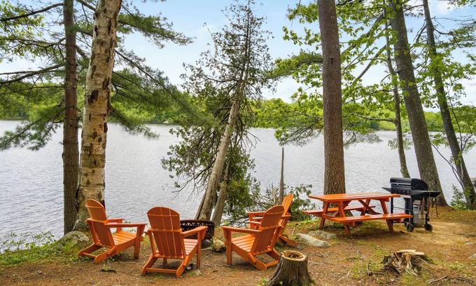 Orland Cabin | Lakefront Buoy Cabin Tiny Cabin @ Getogether Stays