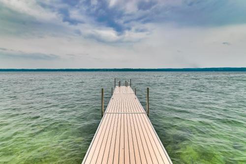 Canandaigua House | Lakefront Canandaigua Home with Dock and Kayak!