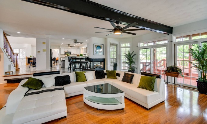 Chesapeake House | Lakefront Chesapeake Retreat w/ Hot Tub!