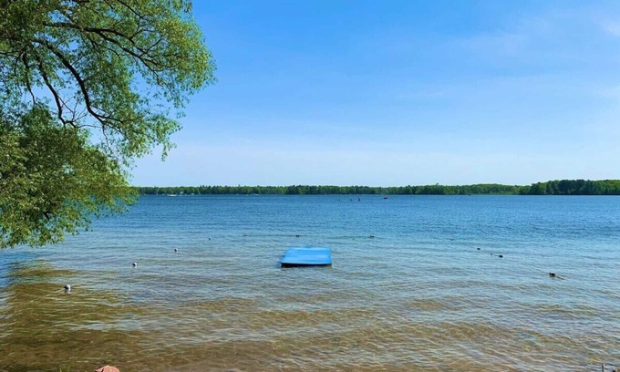 Mayfield House | Lakefront Cottages with Hot Tub & Fire Pit