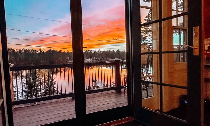 Pine River Pond House | LAKEFRONT ESCAPE-💦Hot Tub🌅Views🔥Firepit 🏔️ Hiking,Snowmobile Trails ❄️
