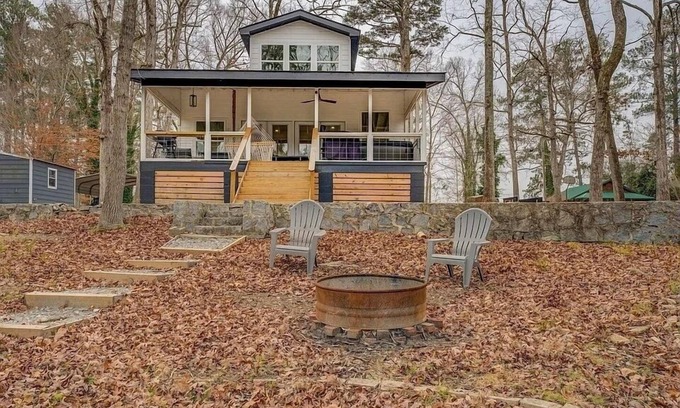 Covington House | Lakefront Getaway on Jackson Lake | 3BR·2BA·Hottub