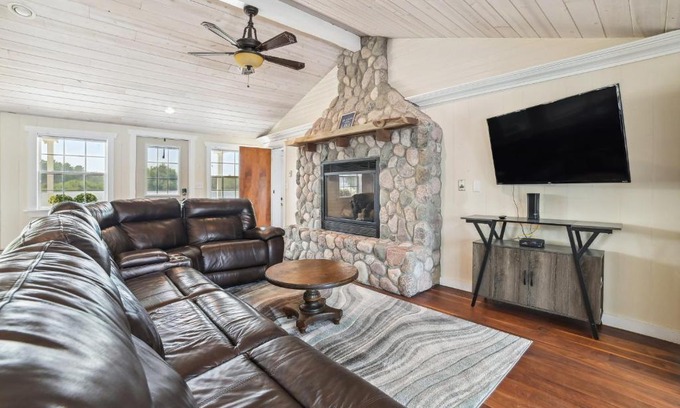 Gladwin House | Lakefront Gladwin Vacation Rental with Deck and Dock!