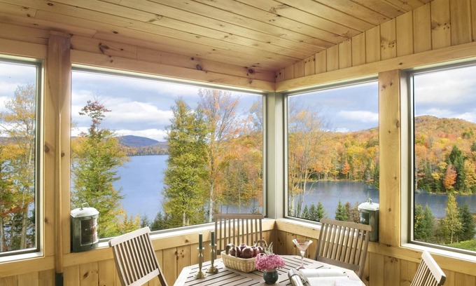 Hyde Park House | Lakefront Guest House at Ondine Estate