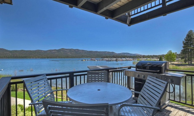 The Village Condo | Lakefront Haven:Lakefront Condo! Located in the Village! Community Spa & Pool! Private Dock!
