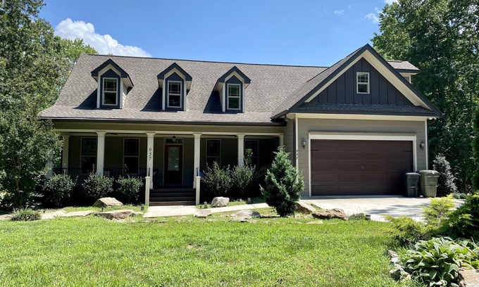 Spring City House | LAKEFRONT HOME ON WATTS BARR LAKE WITH BOAT DOCK