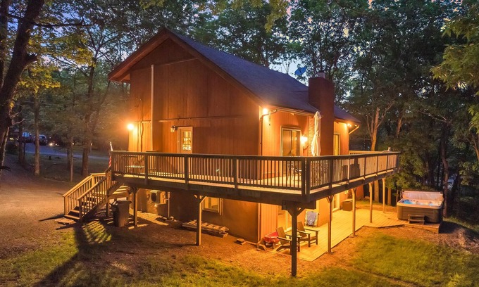 Pocono Mountain Lake House | Lakefront, Indoor Pool, Pvt Hot Tub, Pickleball Fully Loaded, Dock