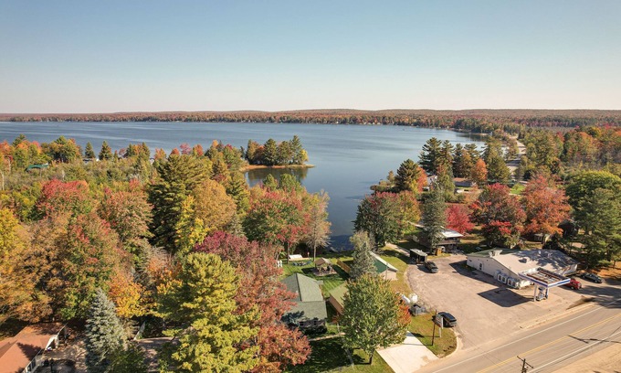 Kalkaska Cottage | Lakefront Kalkaska Cottage w/Fire Pit!
