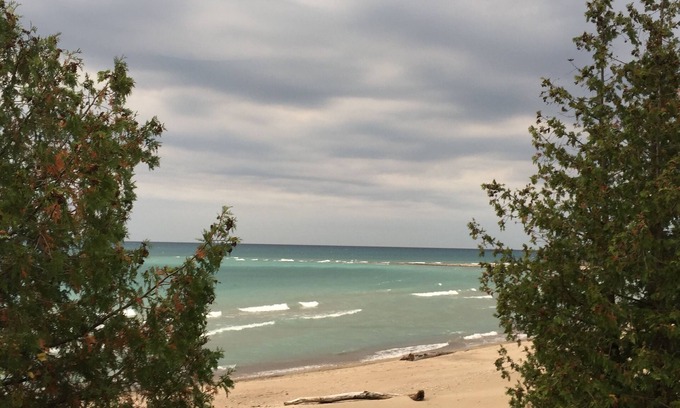 Kincardine House | Lakefront Leisurely Hideaway - Private and Peaceful - Newly Built