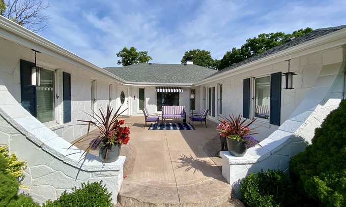 Delavan Lake House | Lakefront living at Its Best! new week available 7/24-8/1 2025
