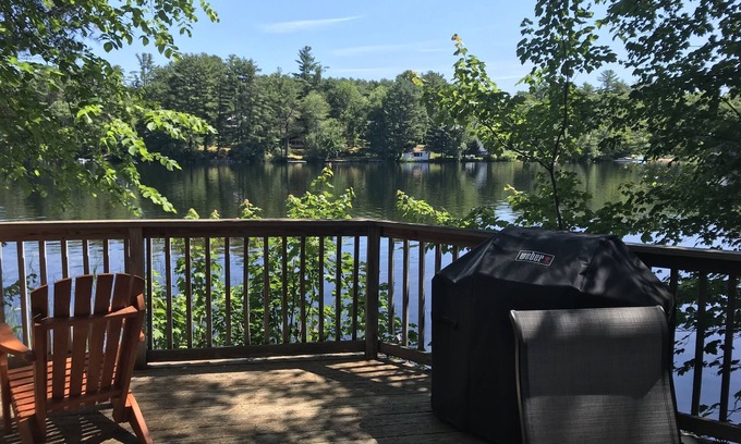 Bridgton Cottage | Lakefront Log Cabin!