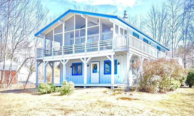 Barnstead House | Lakefront Luxury Chalet: Igloo, Beach, Kayak, Private theatre, pets!