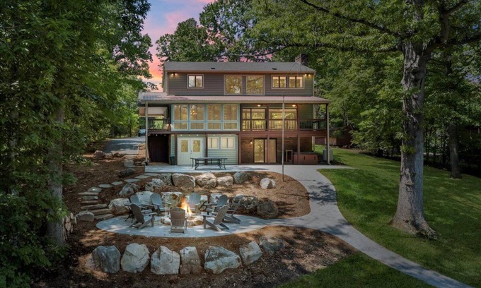 Smith Mountain Lake House | Lakefront, Private Dock,& Fire Pit