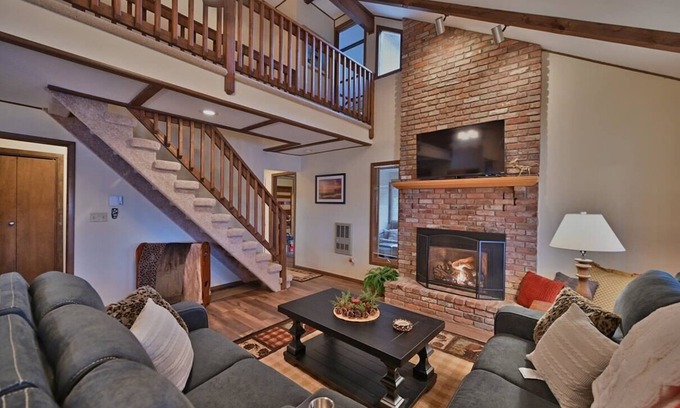Hamlin House | LAKEFRONT Property "Eagle View" new owners, updated