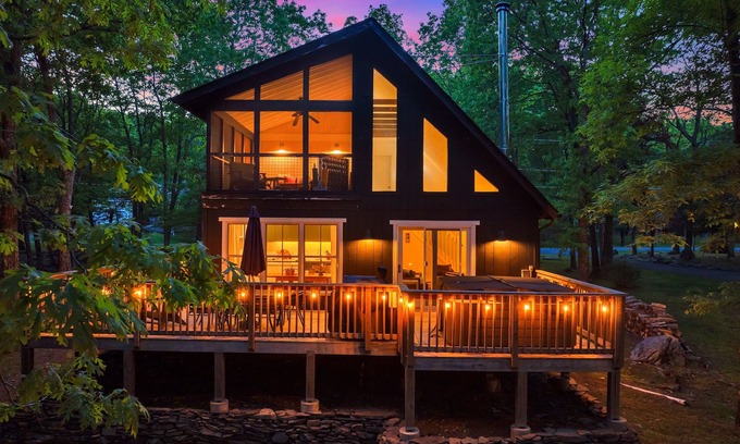 Pocono Mountain Lake House | Lakefront, Pvt Hot Tub, Pickleball, Indoor Pool Games, Fireplace