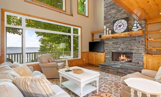 Kewadin House | Lakefront Torch Lake Home - Cottage Atmosphere/Over 4K Sq Ft