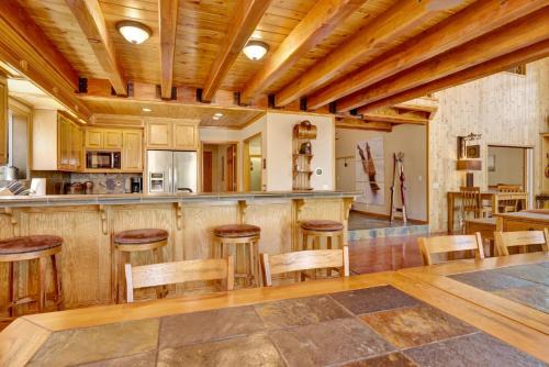 Big Bear Lake House | Lakefront village castle #2312