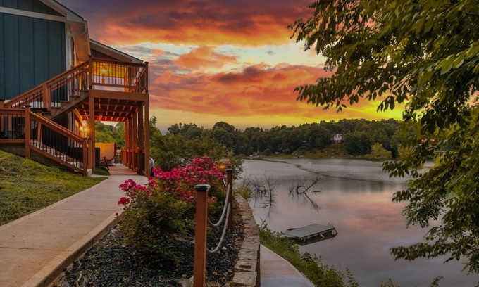 Sevierville House | Lakehouse, private dock, hot tub, 2 kitchens, gated community with pool.