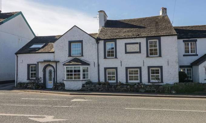 Keswick House | LAKELAND VIEW, pet friendly, character holiday cottage in Keswick