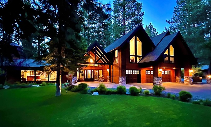 Incline Village Apartment | Lakeshore Blvd Luxury Living + Beach Access!