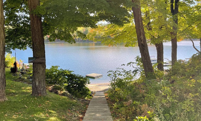 Frontenac Cottage | Lakeside Bliss & Adventure: Cozy Whippoorwill Cottage on Crow Lake!