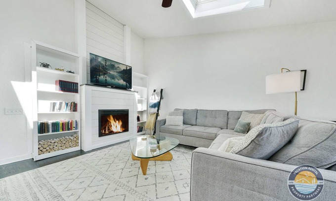 Lake Geneva House | Lakeside Bliss: Comfort in Lake Geneva