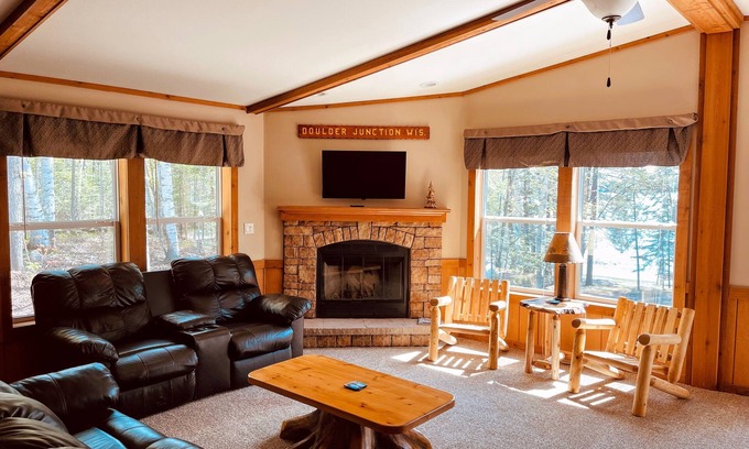 Presque Isle Cabin | Lakeside Cabin in the Northwoods