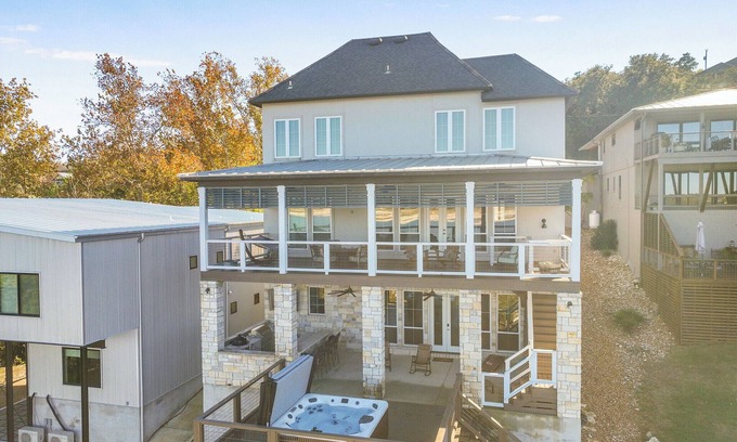 Canyon Lake House | Lakeside Dreamhouse I Lake, Hot tub, Dogs