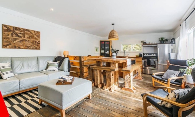 Potton Ski Chalet | Lakeside Escape with Hot Tub & Activities